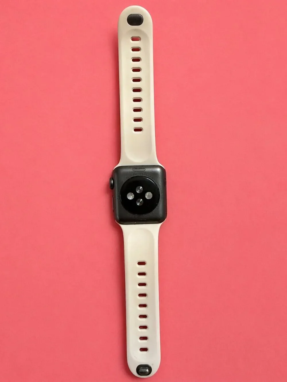 Apple Watch Series 3 (non-GPS) - White Silicone Adjustable Band
